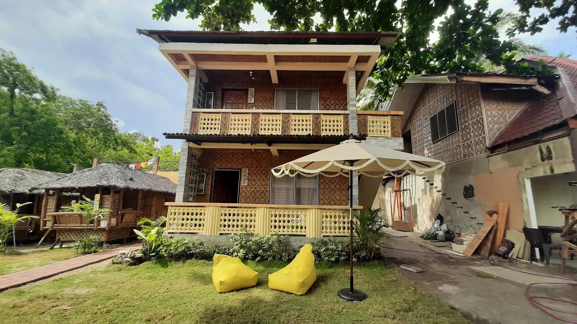 On Board Panglao Beach Hostel & Resort Dao