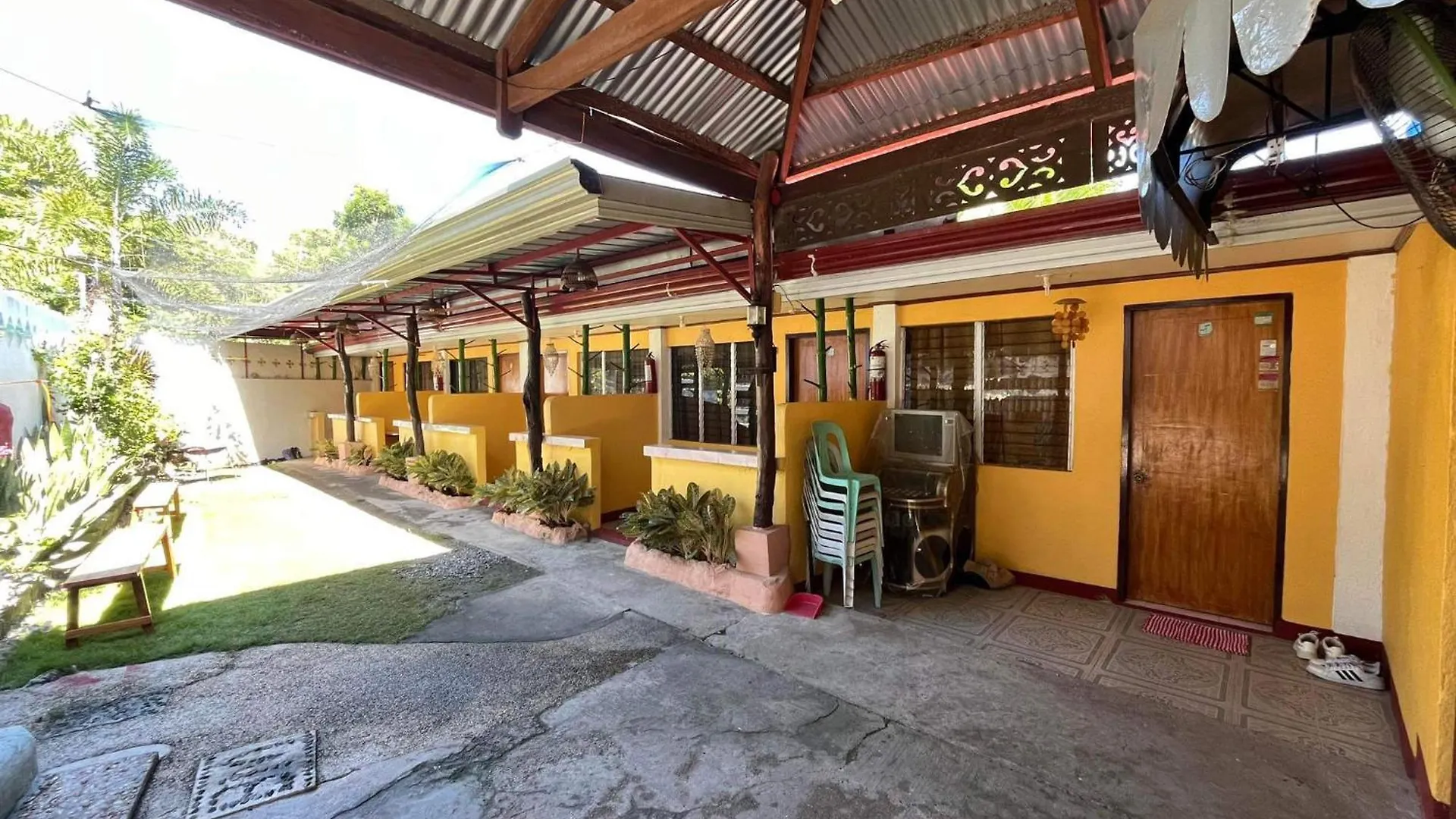 On Board Panglao Beach Hostel & Resort Dao  Philippines