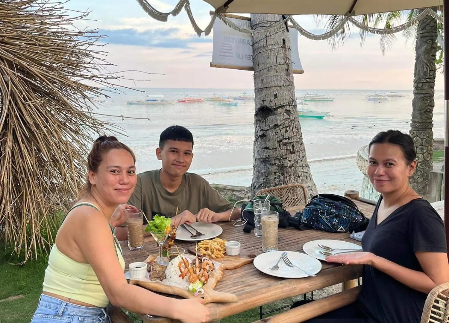 On Board Panglao Beach Hostel & Resort Dao  Dao (Panglao)