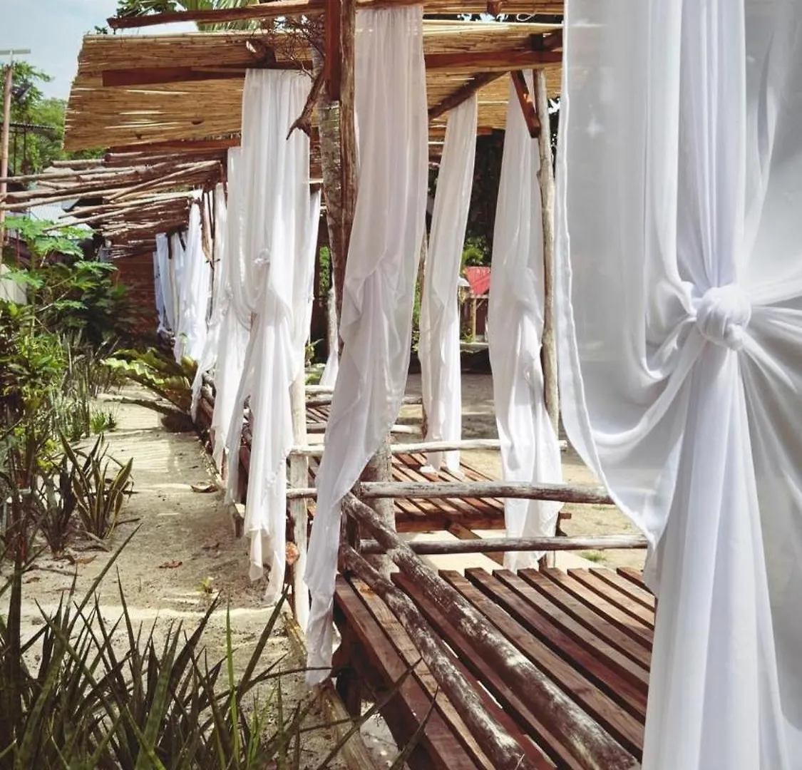 On Board Panglao Beach Hostel & Resort With Free Motorbike Dao